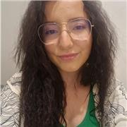 Passionnée d'anglais, ingénieure cybersécurité de métier, je serai ravie de transmettre mes connaissances en anglais !